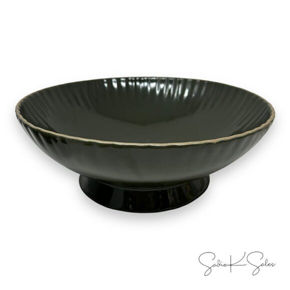 Scallop Stoneware Footed Serving Bowl Christmas - Hearth & Hand Magnolia 2024 - Picture 4 of 8